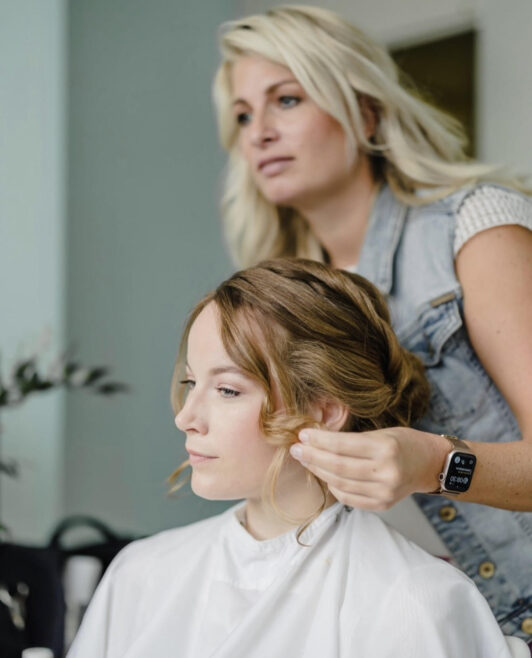 bruidskapsel en bruidsmake-up // klaar maken voor DE dag